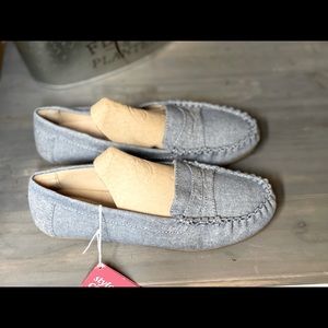 Beautiful new moccasins dexflex comfor 8.5 women
